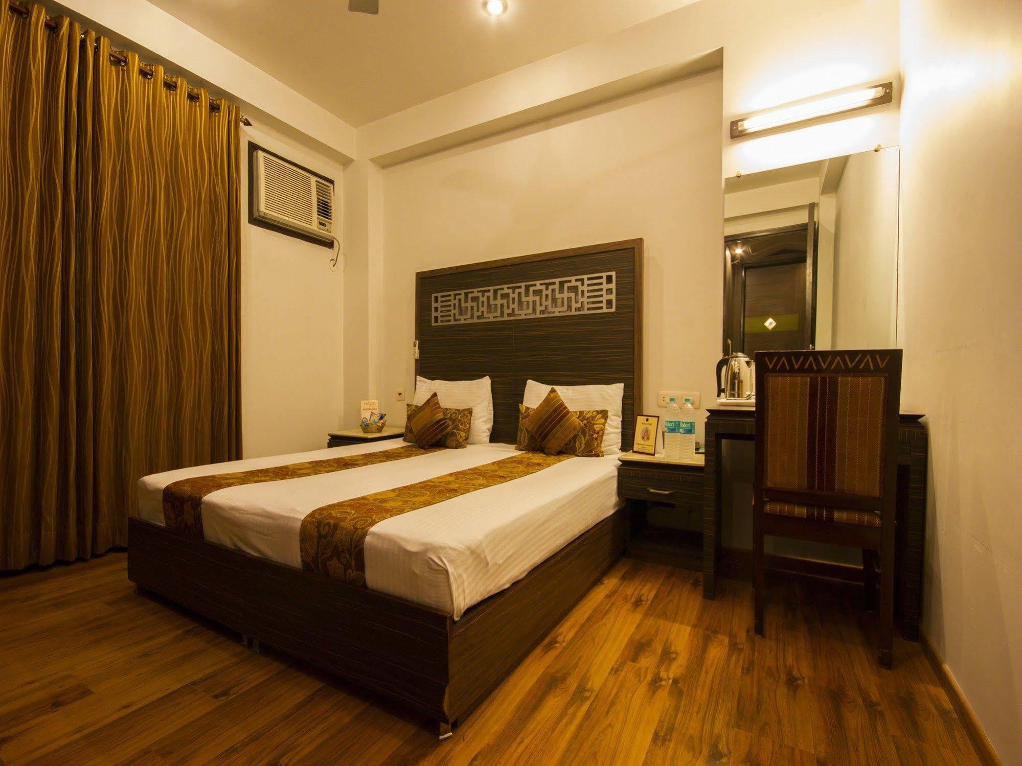 Hotel Sunstar Heights Delhi (National Capital Territory of India) Exterior foto